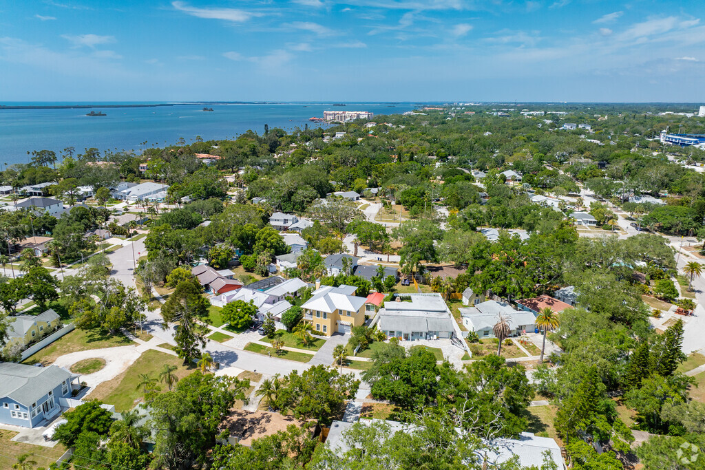 Dunedin Marina has a variety of home styles that make up an eclectic neighborhood.