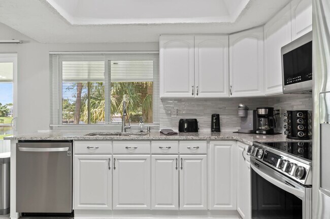 9 Campbell Ct, Palm Coast, FL 32137 - photo 6