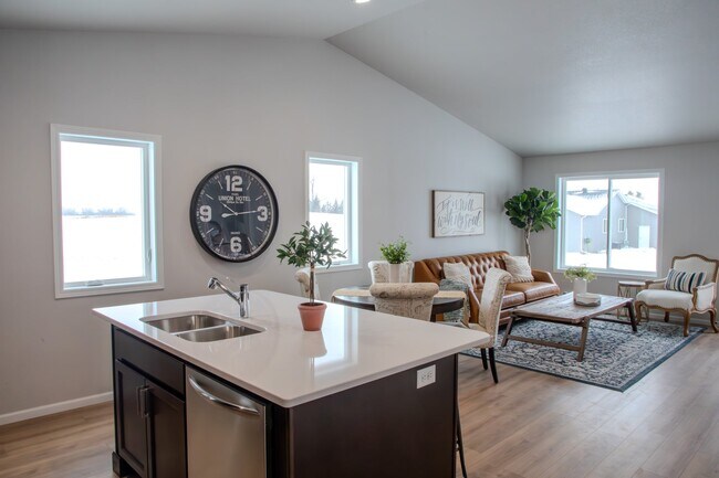 327 Lionheart Dr unit 37923018, Horace, ND 58047 - photo 3