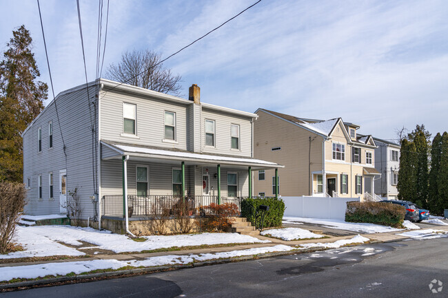 Morton's residential streets are filled with a wide variety of home types.