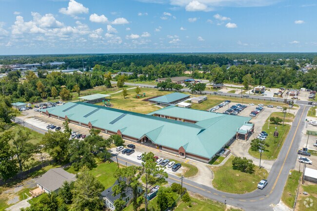 Moss Bluff Elementary School has great academic and athletic opportunities for students.