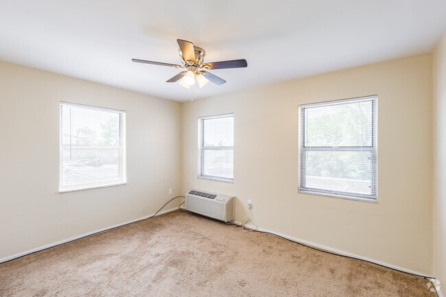 Cloverleaf Towers, Pittsburgh, PA 15236 - photo 6