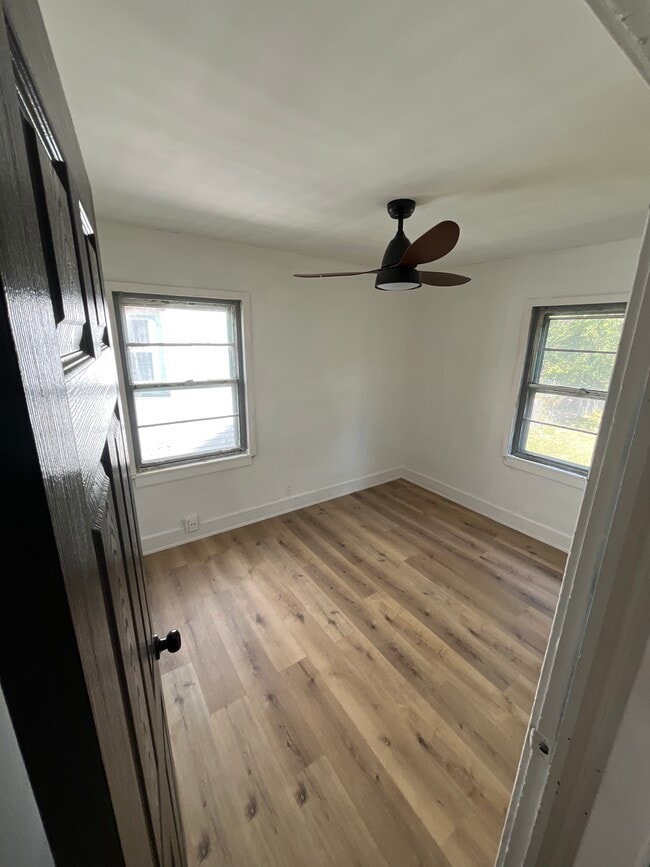 828 E 35th Place, Gary, IN 46409 - photo 5