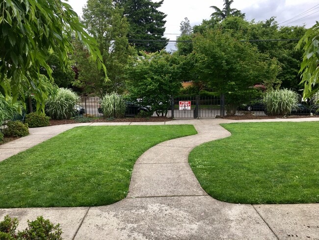 2515 SE 51st Ave unit 18, Portland, OR 97206 - photo 3