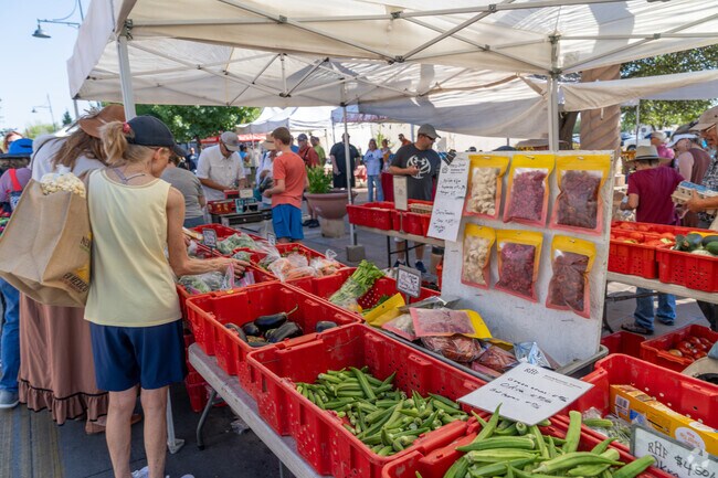 The Farmers Market in Downtown Las Cruces is 3 miles northeast.