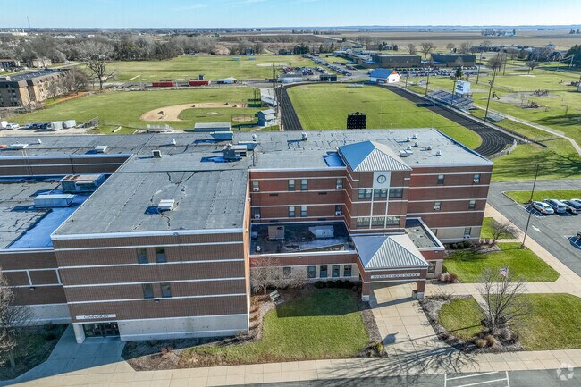 Sandwich Middle School is apart of the 430 school district.