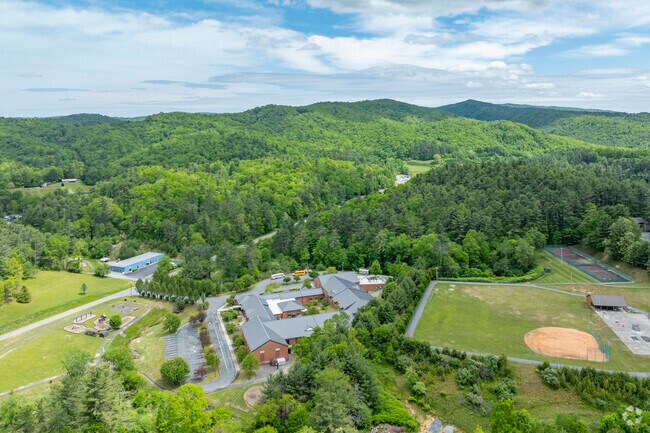 Crossnore Elementary School has an A- rating for academics and teachers on Niche.