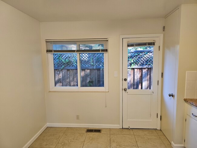 282 Monroe Dr unit 1, Mountain View, CA 94040 - photo 7
