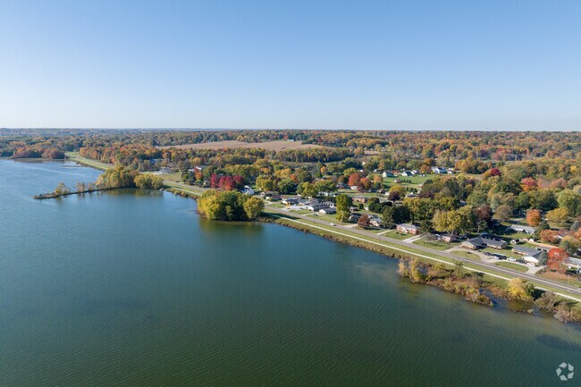 New Franklin is surrounded by lakes and places to hike.