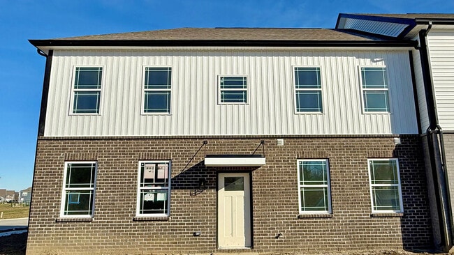 6084 Cascades Dr, Whitestown, IN 46075 - photo 2