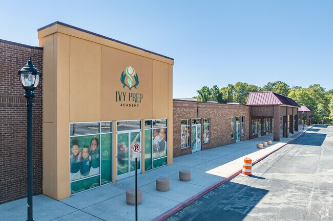 Ivy Preparatory Academy is located in the East Lake neighborhood.