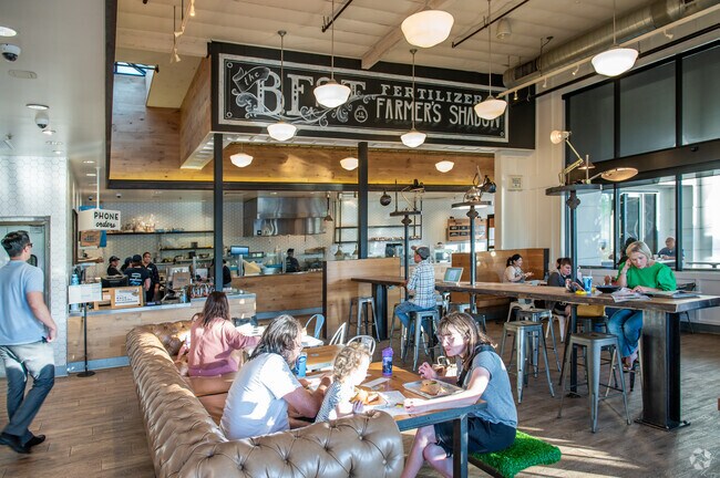 University Park and Town Center residents are enjoying a meal at Mendocino Farms near UC Irvine.