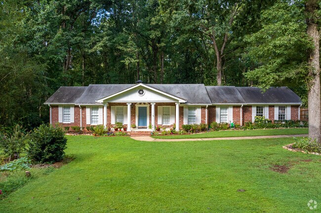 Brick front ranch style homes can be found in well established neighborhoods in Smoke Rise.