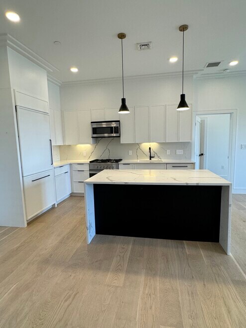 50 Lincoln St unit 603, Boston, MA 02135 - photo 1