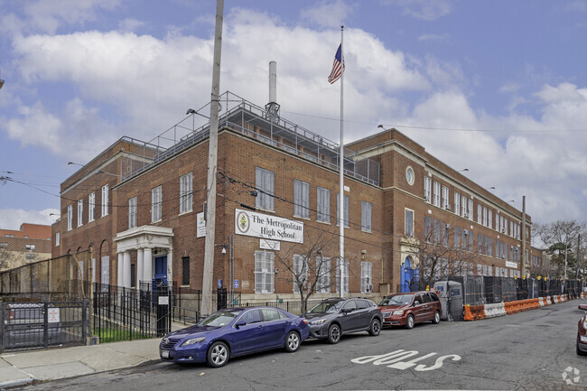The Metropolitan High School is a public school located in Bronx, NY.