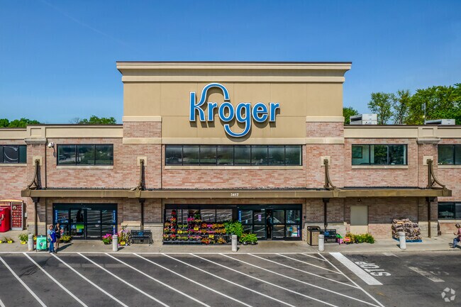 Many local Clintonville residents shop at Kroger off of Graceland Blvd.