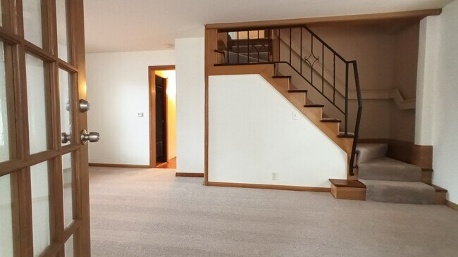 1224 Dean St, Saint Charles, IL 60174 - photo 4