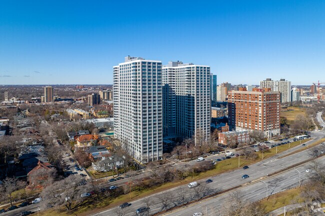 Lake Shore Drive high-rise condos in Buena Park offer lake views and modern amenities.