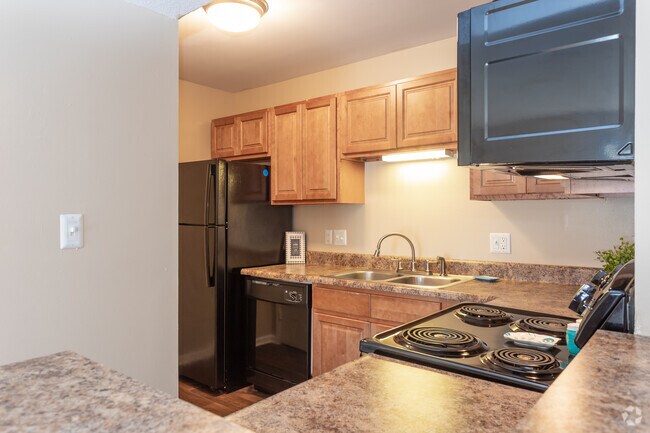 1BR, 1BA - 790 SF - Kitchen