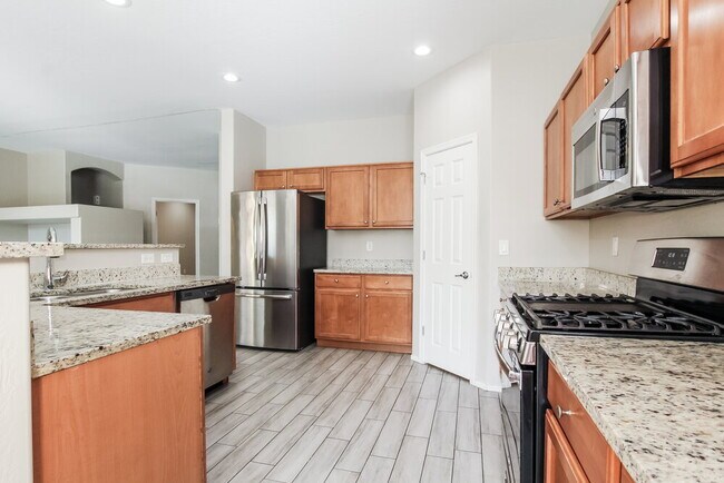 13797 W Redfield Rd, Surprise, AZ 85379 - photo 6