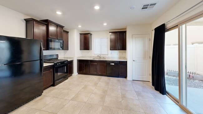 6213 Clackamas Ct, Las Vegas, NV 89122 - photo 3