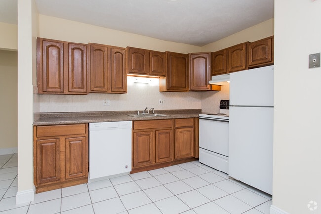 Briarcliff Apartments, Raynham, MA 02767 - photo 4