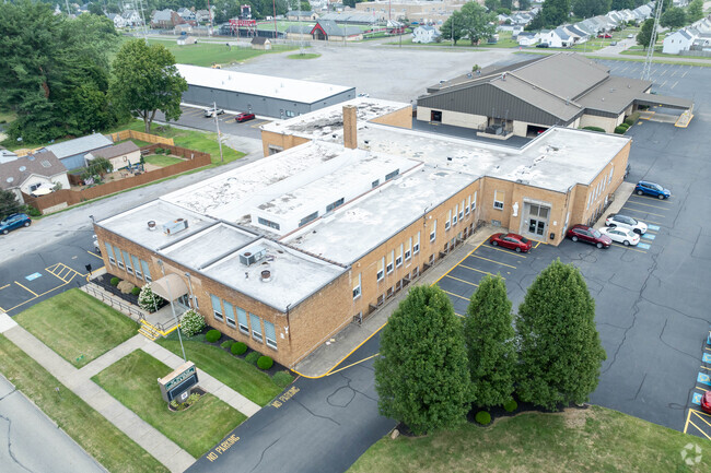 St. Nicholas School
Private Elementary & Middle School students enjoy after-school activities.