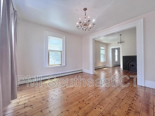 32 Starr St, New London, CT 06320 - photo 4