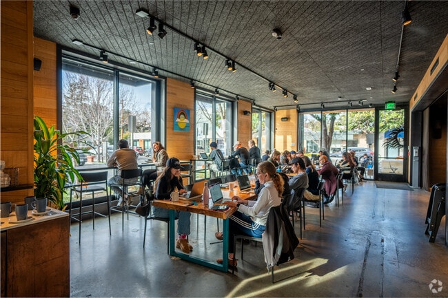 Coffeebar buzz: Downtown Menlo Park's favorite meeting spot.