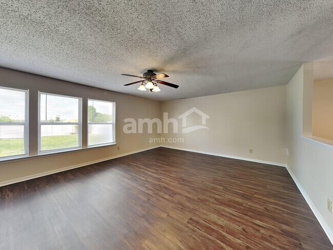 10350 Lee Stewart Ln, Fishers, IN 46038 - photo 5