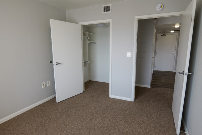 3280 N Downing St unit 1-403, Denver, CO 80205 - photo 4