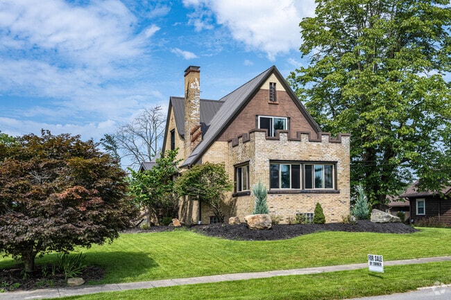 Cadiz has early 1900s homes that are still in great shape.