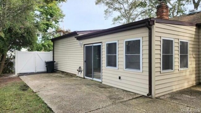 72 Propose Rd unit House with basement, Shirley, NY 11967 - photo 6