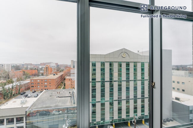 4850 Rugby Ave unit FL8-ID1062, Bethesda, MD 20814 - photo 5