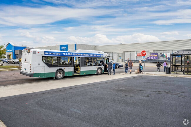 Matbus has bus stops very close to Arbor Glen.