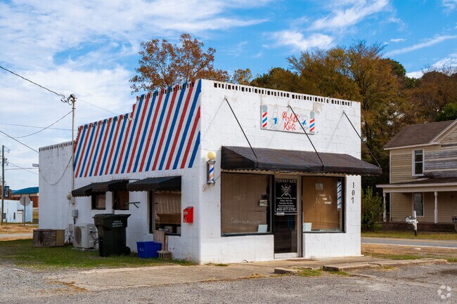 Perfekt Kutz Barber Shop is located in downtown Princeton.