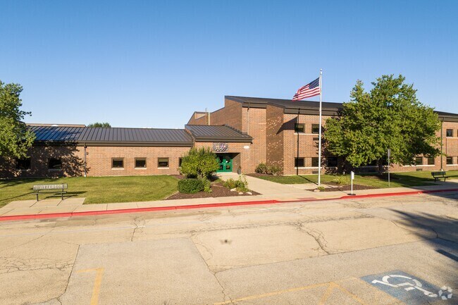 Front entrace of Patterson Elementary School, welcoming back their students.
