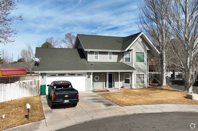 The city of Show Low features Ranch-style and Farmhouse homes.