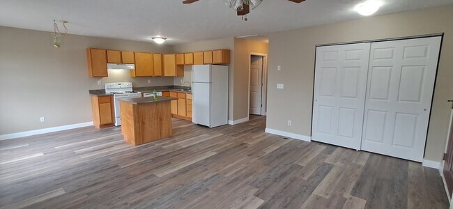 219 Railroad St unit C, Urbana, OH 43078 - photo 5