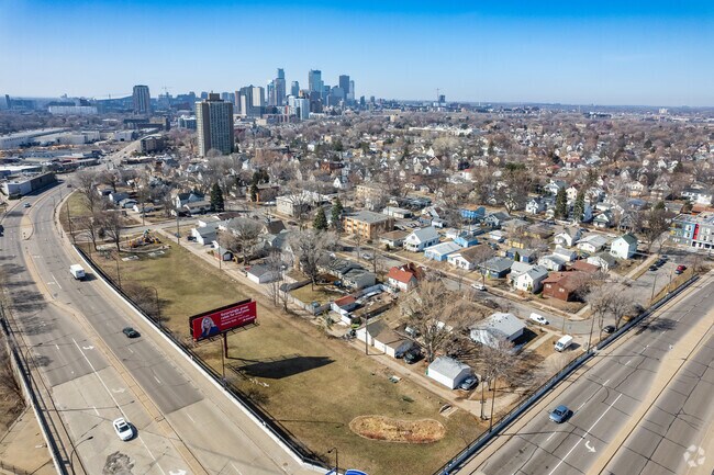 St. Anthony East has easy access to Downtown Minneapolis.