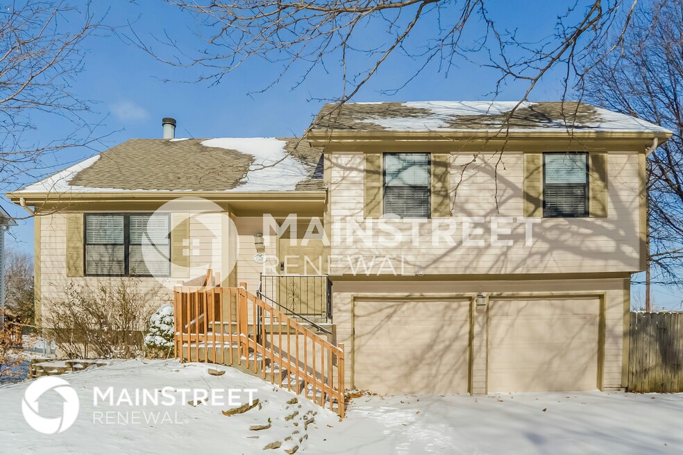 1126 E Elizabeth St, Olathe, KS 66061 - photo 1