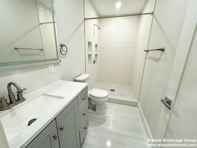 147 E Cottage St unit 2, Dorchester, MA 02125 - photo 5