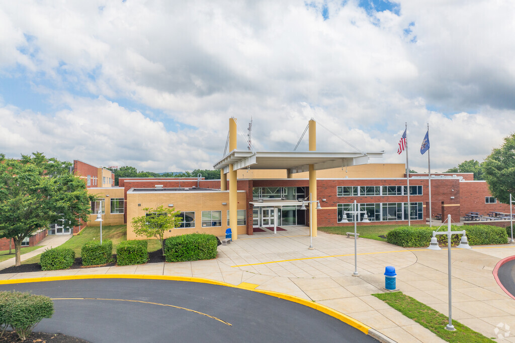 Middletown Area Middle School serves 554 students.