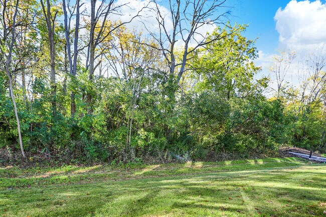 7561 Marin Pkwy, Cumberland, IN 46229 - photo 3