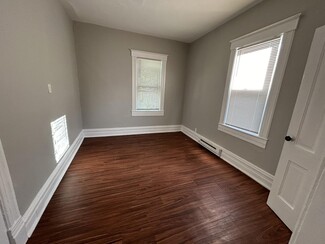 77 W 23rd St Unit 2B, Chicago Heights, IL 60411
