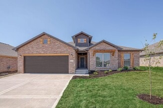 8515 Pickering St, Lenexa, KS 66227