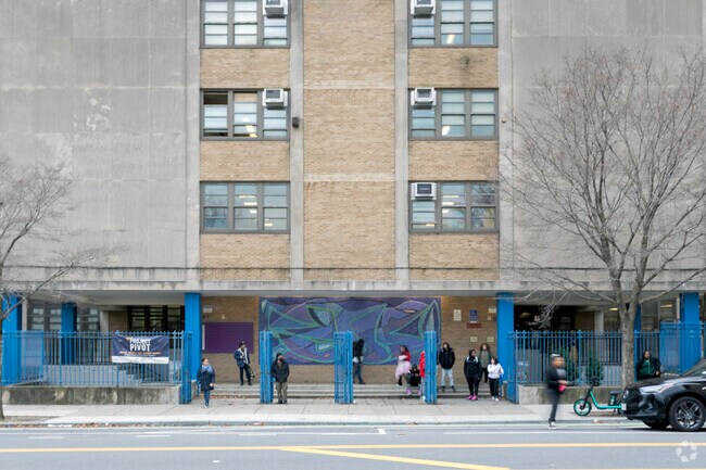 BRONX BRIDGES is a small community where EVERY student is known personally and supported..