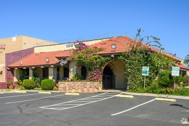 Margaritas Grill is a relaxed mainstay for seafood, fajitas & margaritas, served in relaxed surroundings near Butterfield.