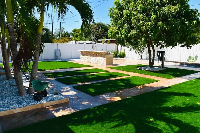 4211 NE 13th Ave unit ID1332459P, Pompano Beach, FL 33064 - photo 6