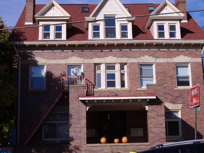 5819 Bartlett St unit 6, Pittsburgh, PA 15217 - photo 2